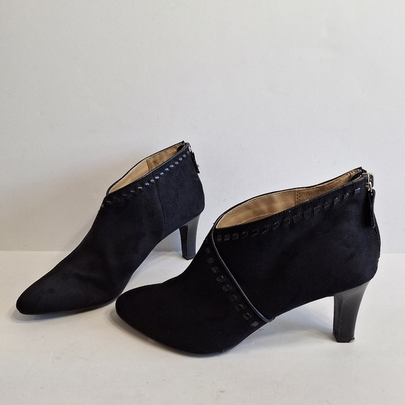 Life Stride Black Faux Suede Academia Preppy Heeled Comfort Ankle Boots Size 9.5 - Picture 5 of 14